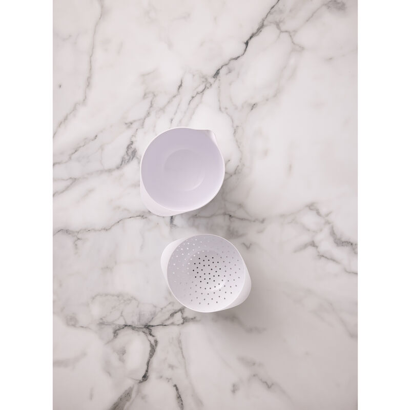 NEW Margrethe Mixing bowl with colander